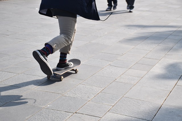 Kultowe Skate-Parki PRL-u:  Zapomniane Oazy i Tajemnice Betonowych Tras